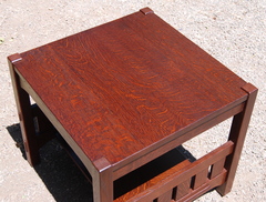 Detail quarter sawed white oak grain in the table top.
